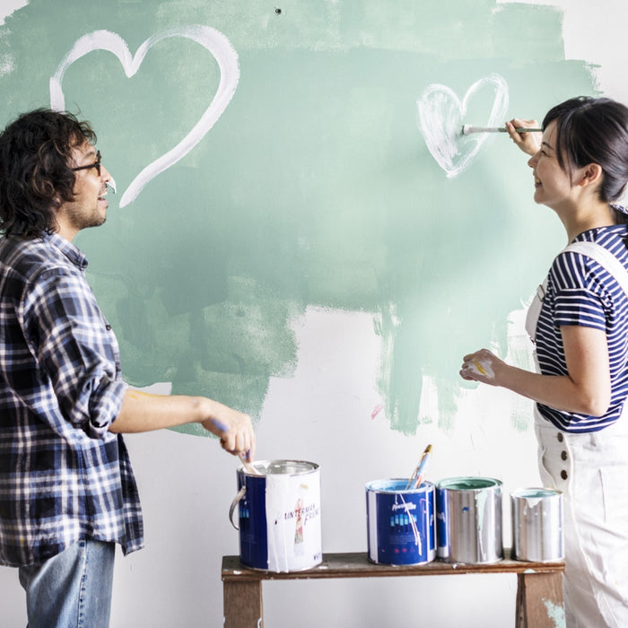 Renove o seu quarto com as nossas tintas! Dicas DIY para transformar um quarto num espaço moderno e renovado.